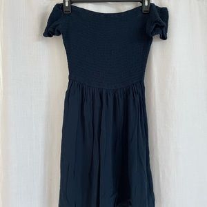 Hollister Off-the-shoulder mini dress (M)